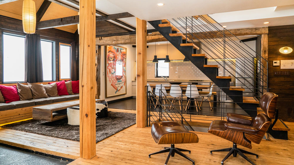 Momiji Lodge - View of Lounge From Dining